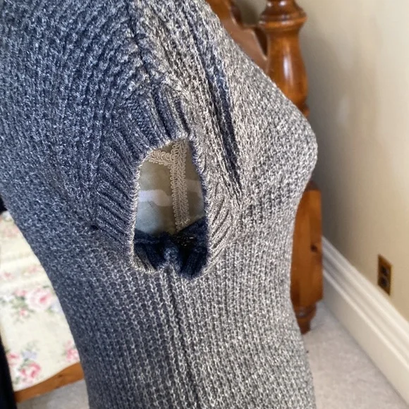 Joe Fresh grey knit V neck cap sleeve skinny dress - Picture 5 of 10